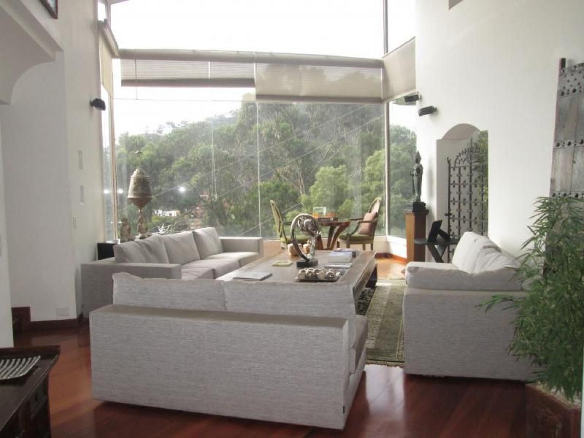 4 bedrooms House in Bogota, Colombia No. 13604