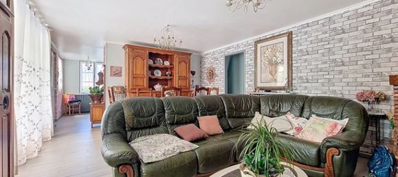 2 bedrooms House in Sainte-Genevieve, France No. 307675 5