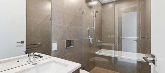 2 bedrooms Condo in British Columbia, Canada No. 180 8