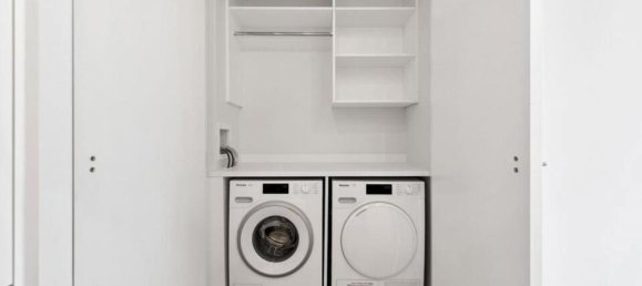 2 bedrooms Condo in British Columbia, Canada No. 180 10