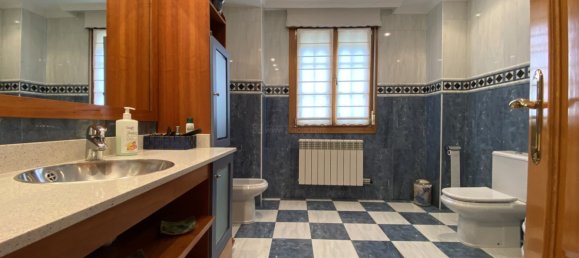 Дом с 6 спальнями в Алава, Испания № 138399 24