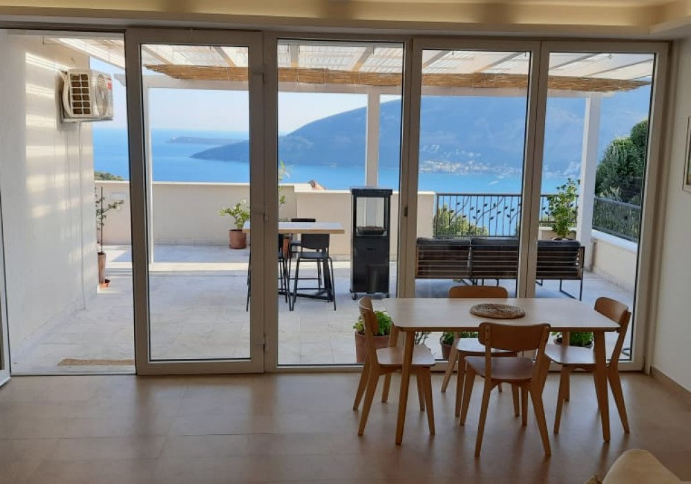 3 bedrooms Apartment in Herceg Novi, Montenegro No. 1850
