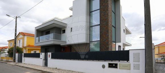 5 bedrooms House in Loures, Portugal No. 47440 3