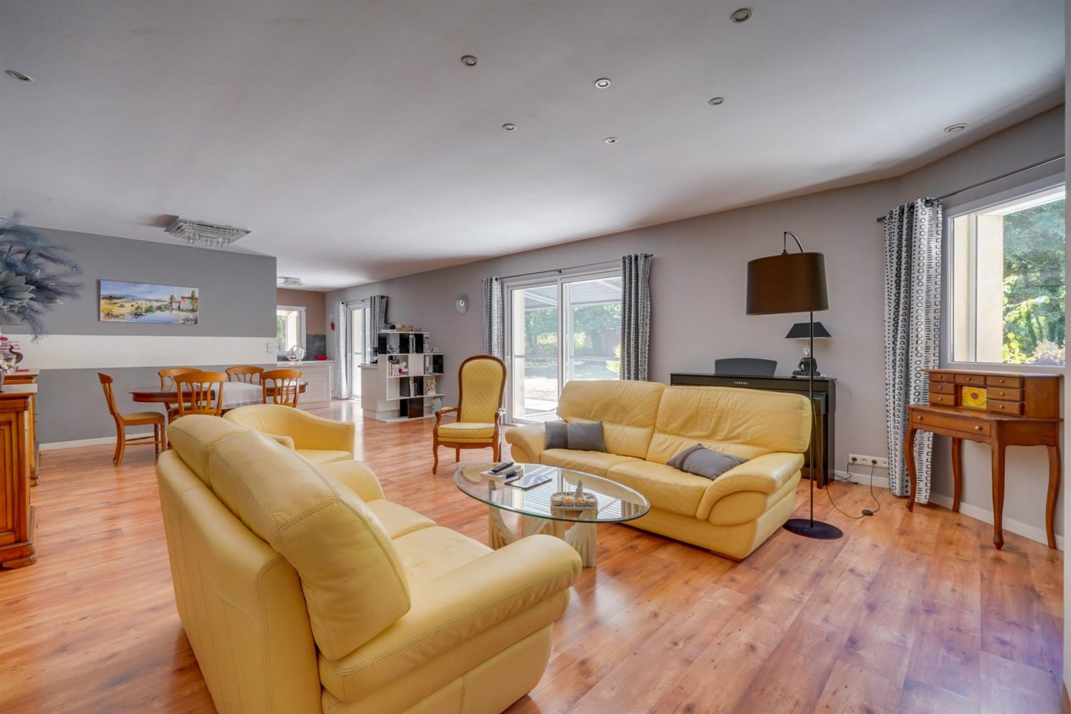 4 bedrooms House in Saint-Denis-de-Pile, France No. 302008