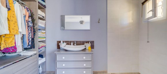 4 bedrooms House in Saint-Denis-de-Pile, France No. 302008 9