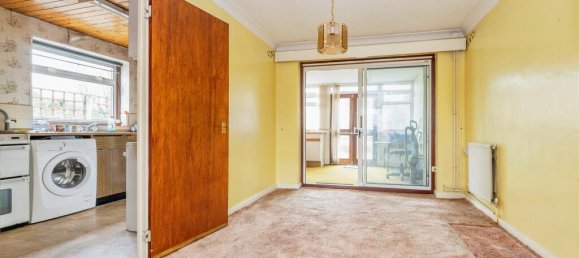 3 bedrooms House in Bushey, United Kingdom No. 6205 5