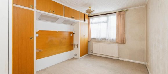 3 bedrooms House in Bushey, United Kingdom No. 6205 7