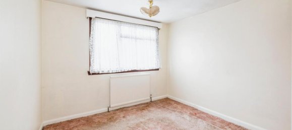 3 bedrooms House in Bushey, United Kingdom No. 6205 8