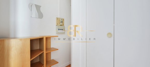 Studio in Paris, France No. 177801 5