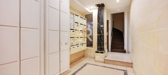 Studio in Paris, France No. 177801 7