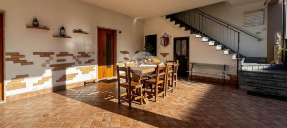 Дом с 4 комнатами в Кастельковати, Италия № 79361 12