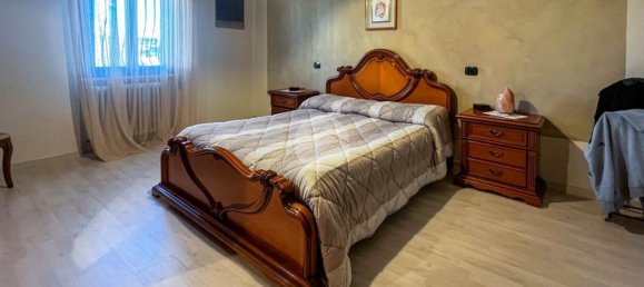 Дом с 4 комнатами в Кастельковати, Италия № 79361 26