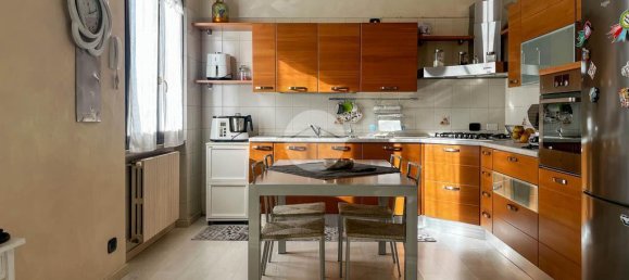 Дом с 4 комнатами в Кастельковати, Италия № 79361 23