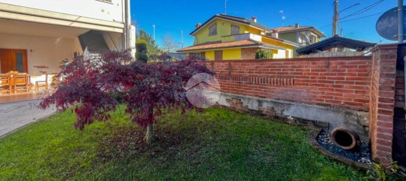 Дом с 4 комнатами в Кастельковати, Италия № 79361 8