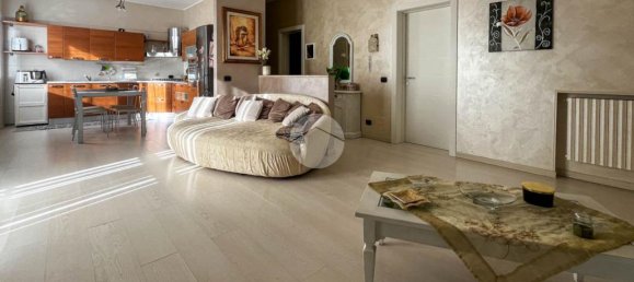 Дом с 4 комнатами в Кастельковати, Италия № 79361 17