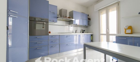 Apartamento de 3 habitaciónes en Catanzaro, Italy No. 115784 3