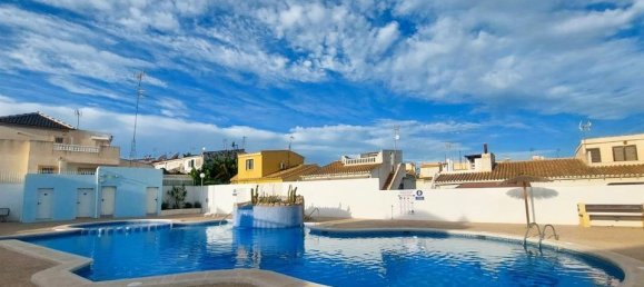 3 bedrooms House in Torrevieja, Spain No. 178148 2