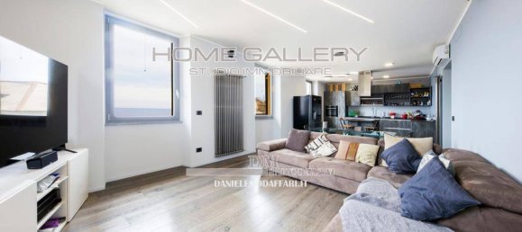 2 Schlafzimmer Wohnung in Genoa, Italy, Nr. 71530 2