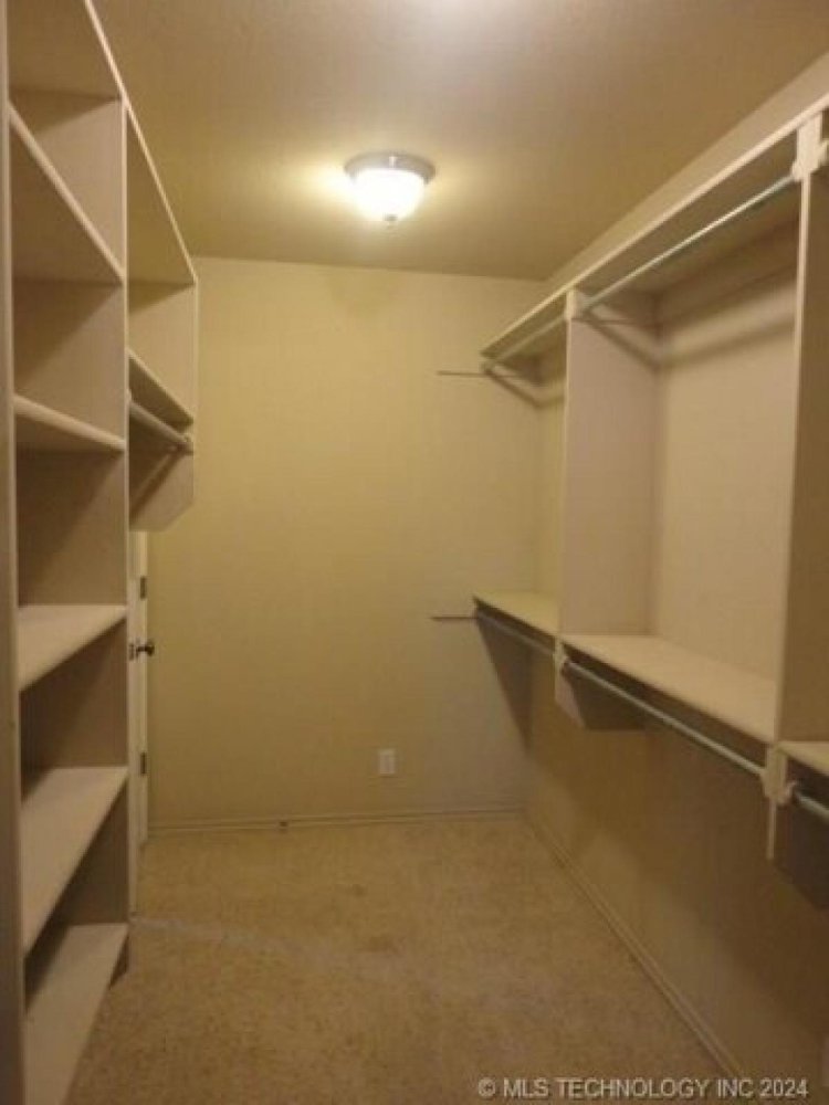 3 bedrooms House in Broken Arrow, USA No. 383707