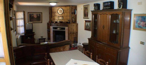 7 rooms House in Villa Collemandina, Italy No. 75654 9