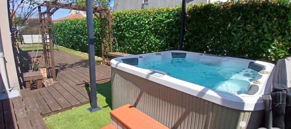 4 bedrooms House in Aurillac, France No. 305006 12