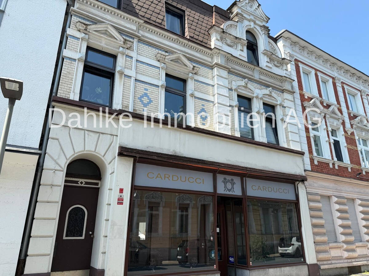 6 bedrooms Building in Oberhausen, Germany No. 323444