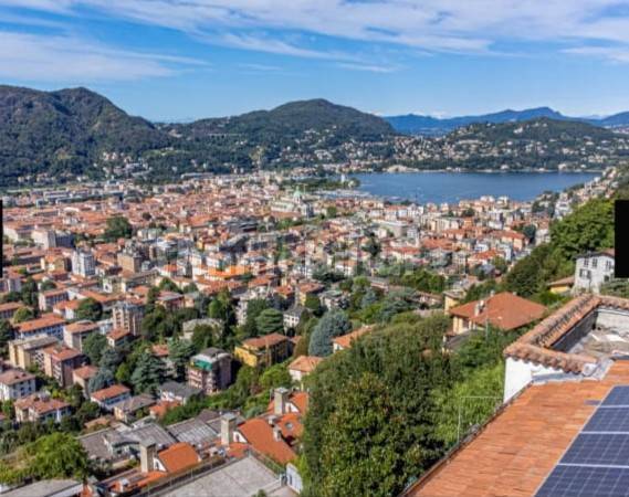 4 bedrooms Villa in Como, Italy No. 347608