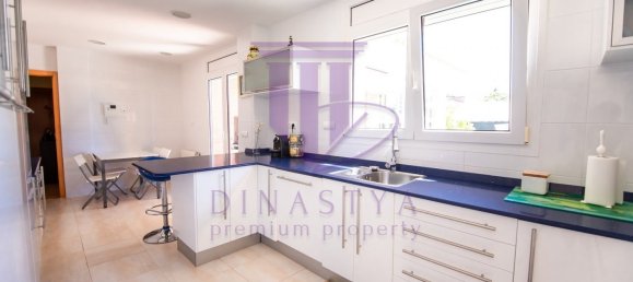 4 bedrooms Villa in Vilafortuny, Spain No. 3102 19