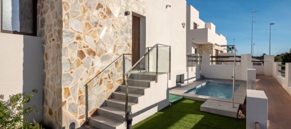 3 bedrooms Villa in Villamartin, Spain No. 9060 8