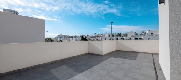 3 bedrooms Villa in Villamartin, Spain No. 9060 10