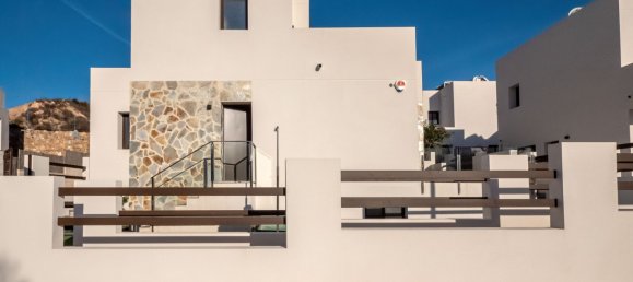 3 bedrooms Villa in Villamartin, Spain No. 9060 5