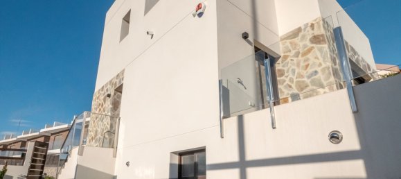 3 bedrooms Villa in Villamartin, Spain No. 9060 3