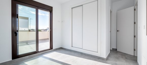 3 bedrooms Villa in Villamartin, Spain No. 9060 9