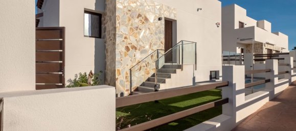 3 bedrooms Villa in Villamartin, Spain No. 9060 4