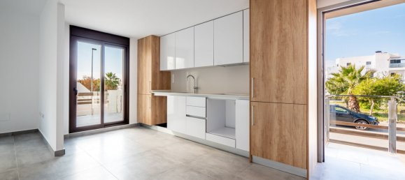 3 bedrooms Villa in Villamartin, Spain No. 9060 6