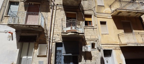 Casa de 4 habitaciónes en Palagonia, Italy No. 237679 11