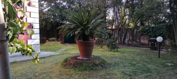 3 bedrooms Villa in Carrara, Italy No. 45813 8