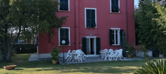 3 bedrooms Villa in Carrara, Italy No. 45813 9