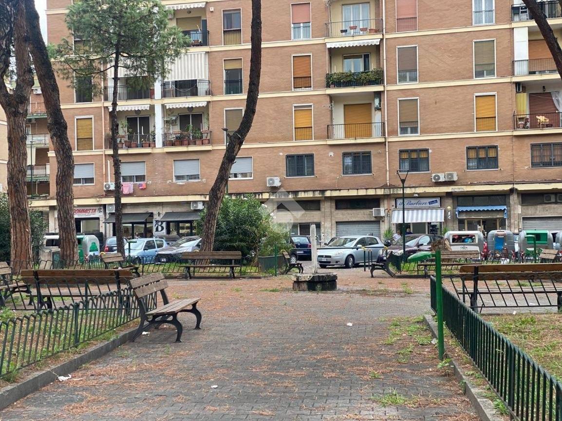 1غرفة عقار تجاري في Naples, Italy رقم 328991