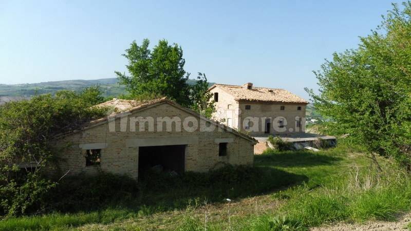 Casa de 4 dormitorios en San Severino Marche, Italy No. 214191