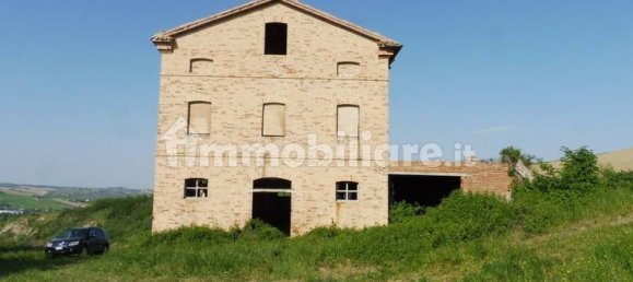 4 غرف نوم منزل في San Severino Marche, Italy رقم 214191 3