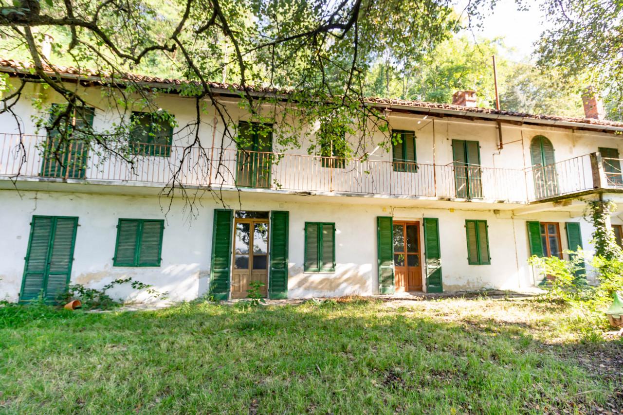 Casa de 6 divisões em Castellamonte, Italy N.º 18330