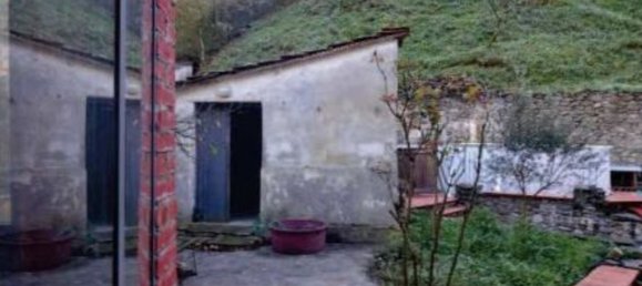 4 bedrooms Apartment in Vernio, Italy No. 322298 7