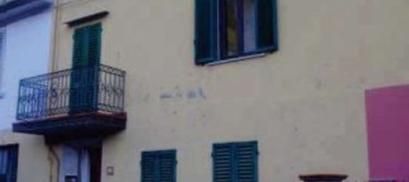 4 bedrooms Apartment in Vernio, Italy No. 322298 3
