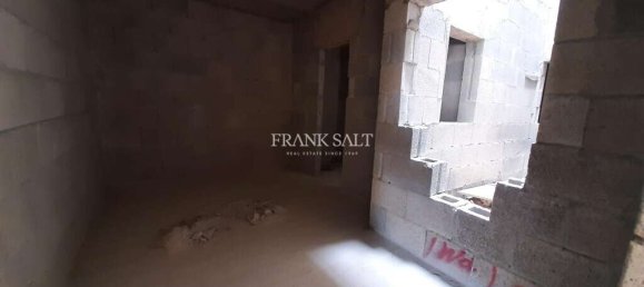 2 bedrooms Apartment in Victoria, Malta No. 599 8