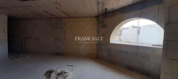 2 bedrooms Apartment in Victoria, Malta No. 599 6