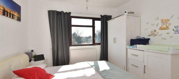 3 bedrooms Commercial property in Chingford, United Kingdom No. 3940 5