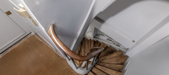 Studio in Paris, France No. 279323 14