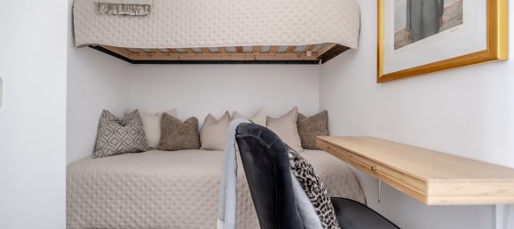 Studio in Paris, France No. 279323 8