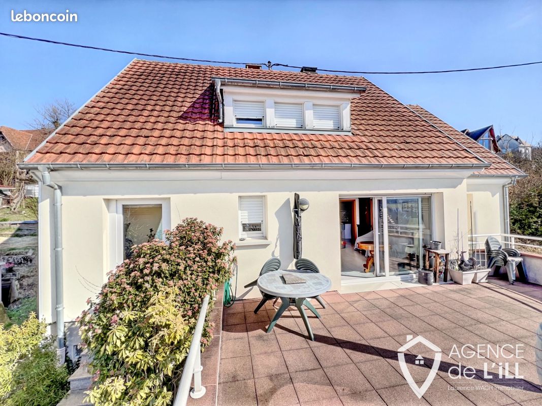 Casa de 3 dormitorios en Ville, France No. 38414